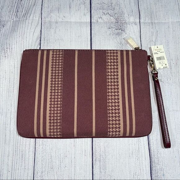 Michael Kors Jet Set Large Zip Pouch - Picture 4 of 6